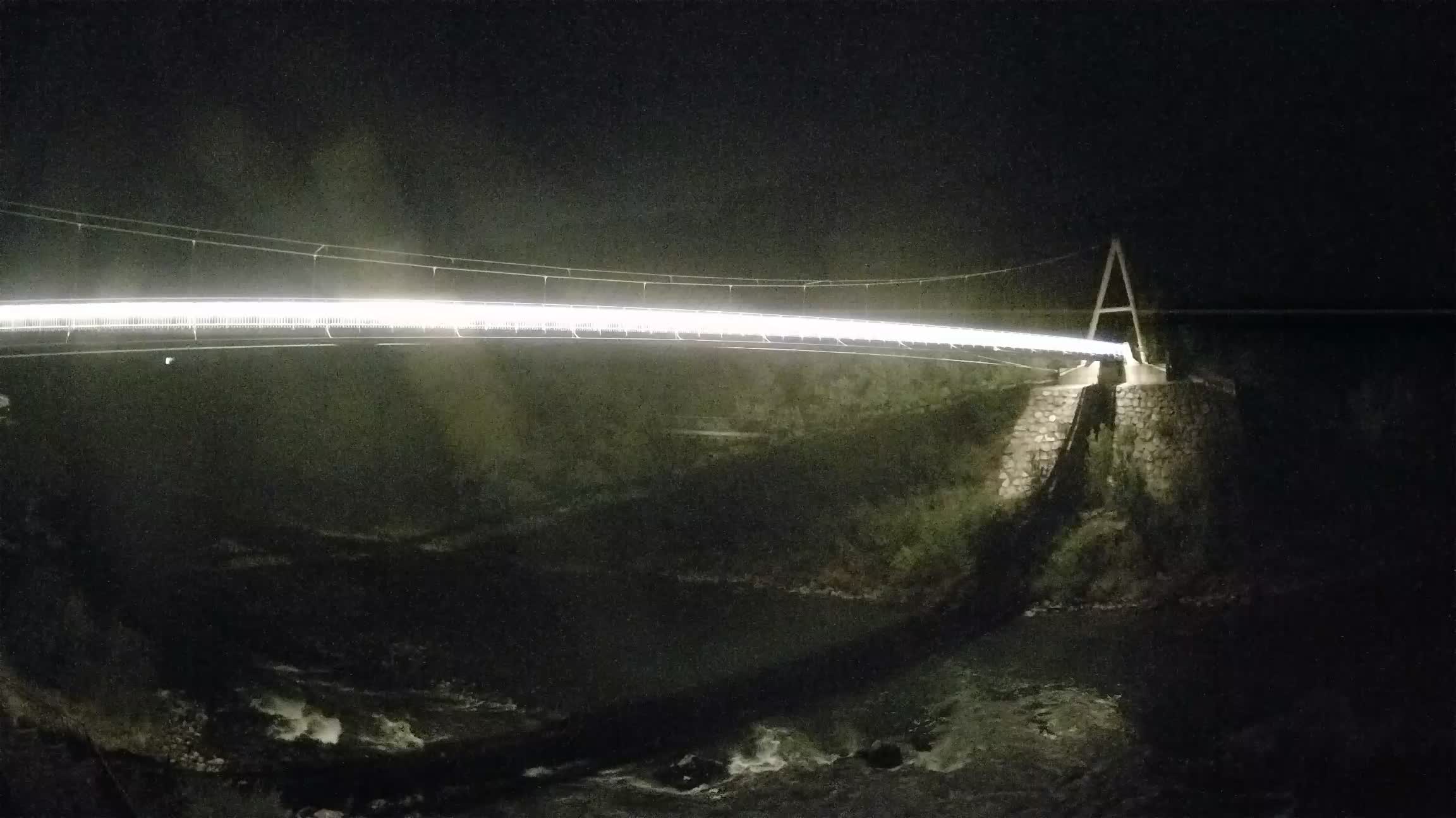 Fußgängerbrücke auf der Soča fluss Webcam Solkan