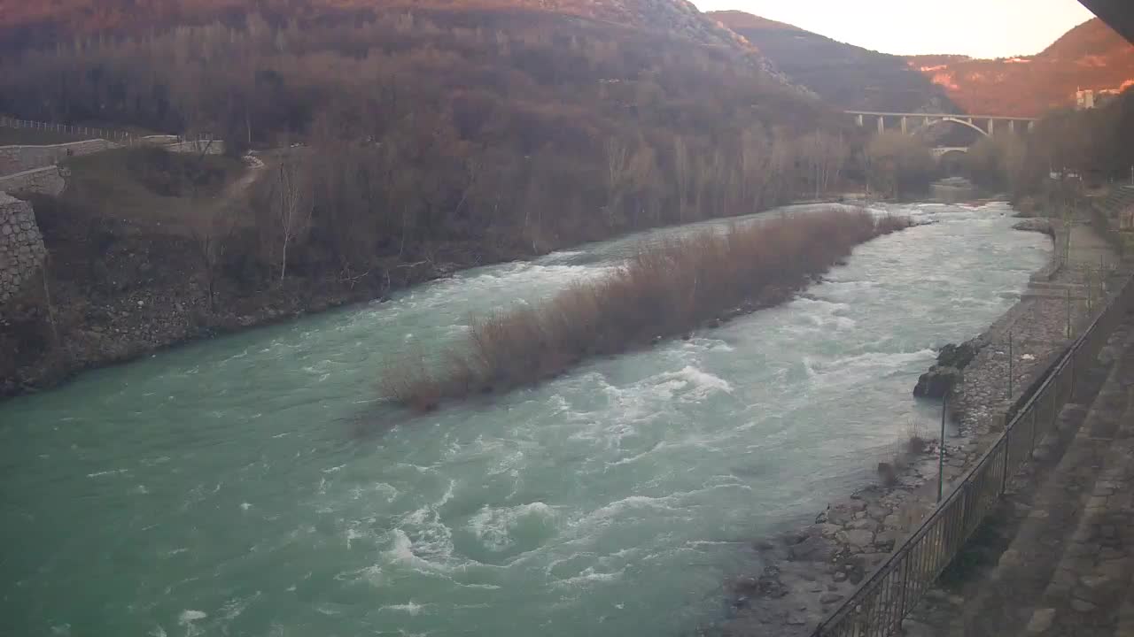 Soča River webcam at Solkan Kayak Center