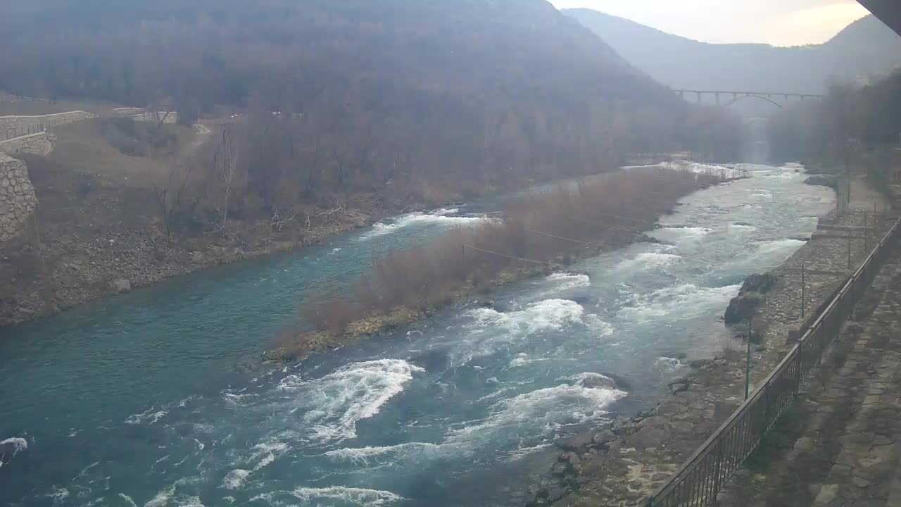 Soča River webcam at Solkan Kayak Center