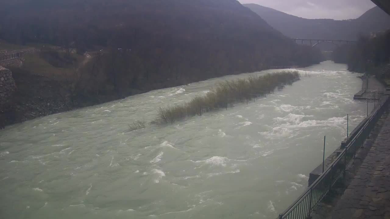 Soča River webcam at Solkan Kayak Center