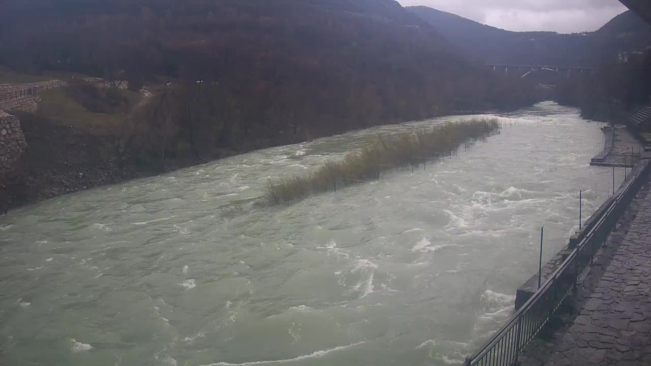 Soča River webcam at Solkan Kayak Center