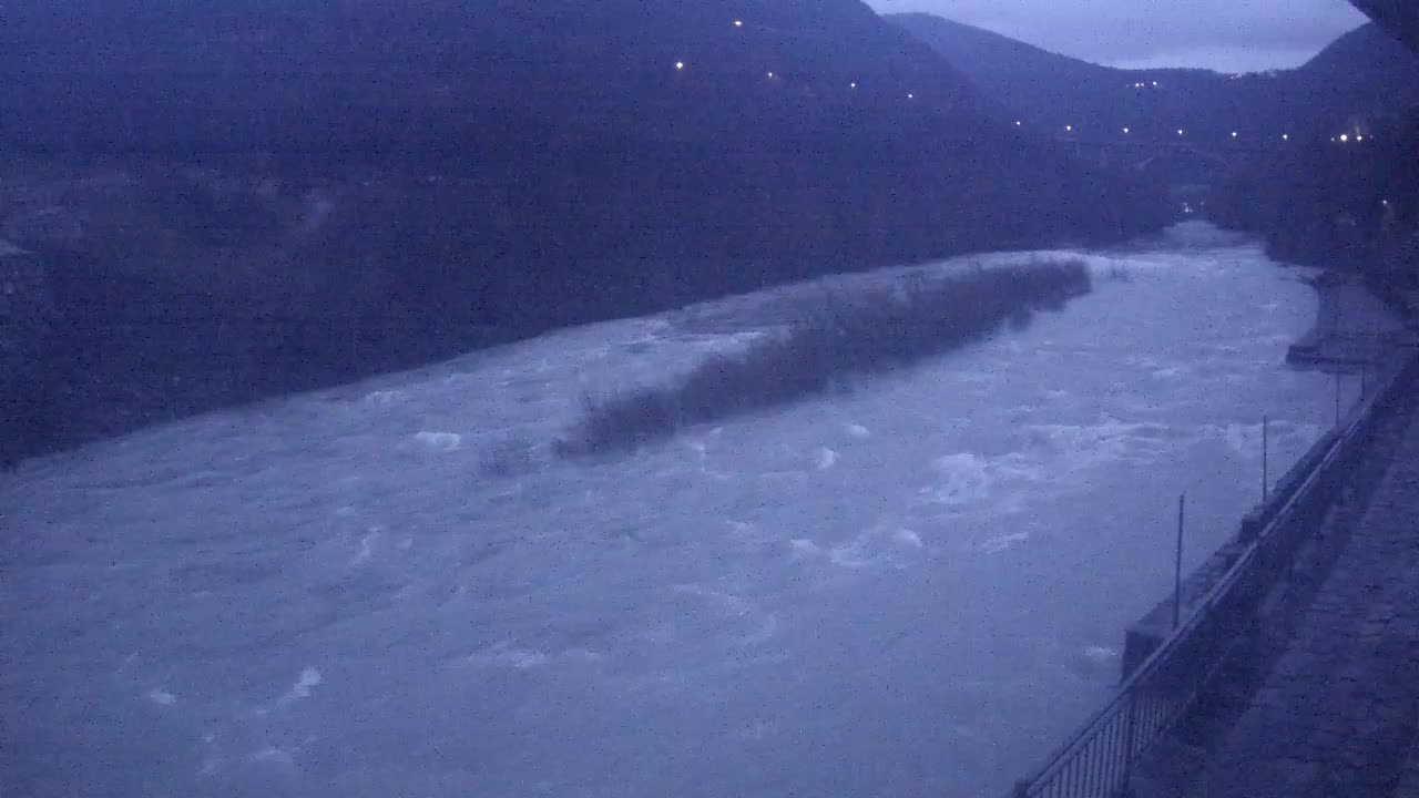 Soča River webcam at Solkan Kayak Center