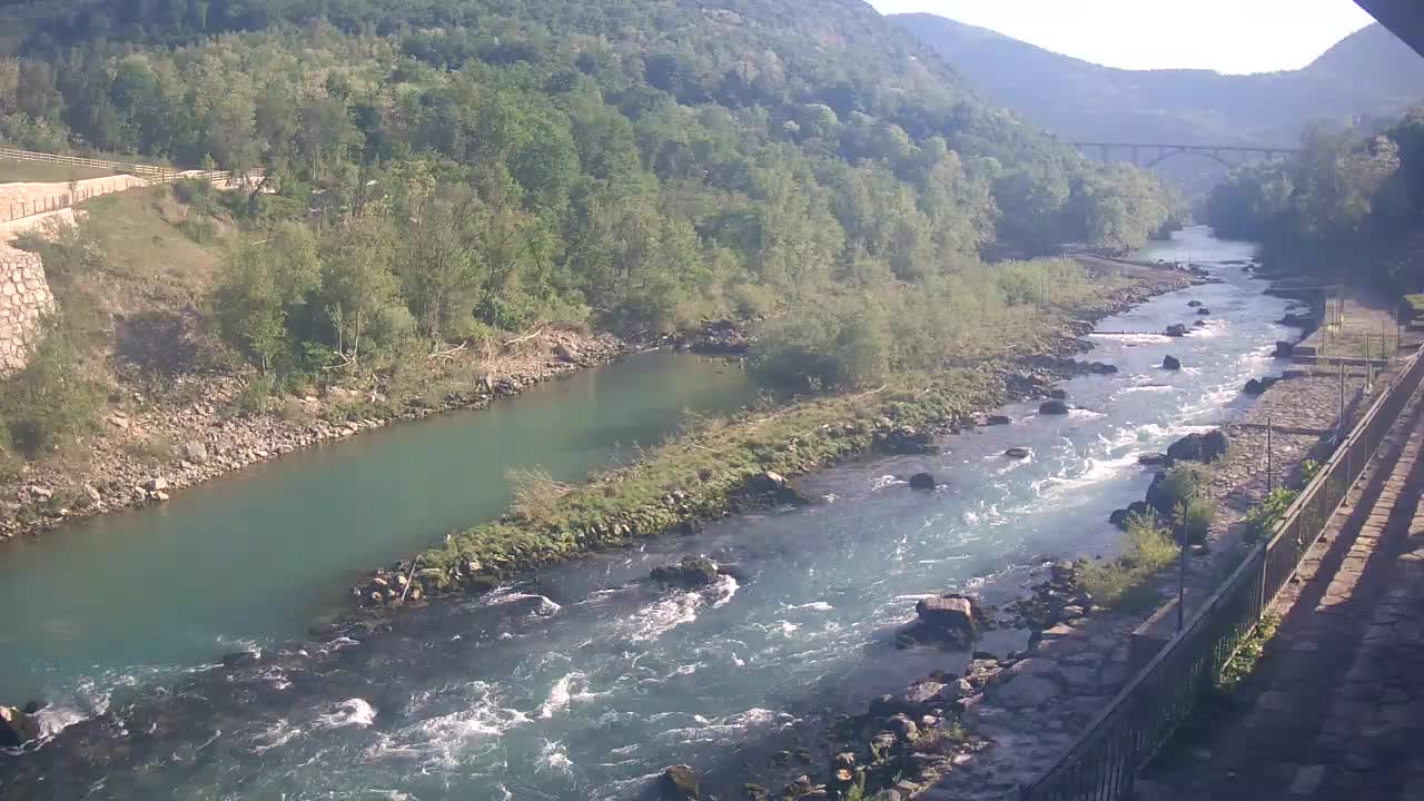 Rijeka Soča kod Solkana Kajak Center