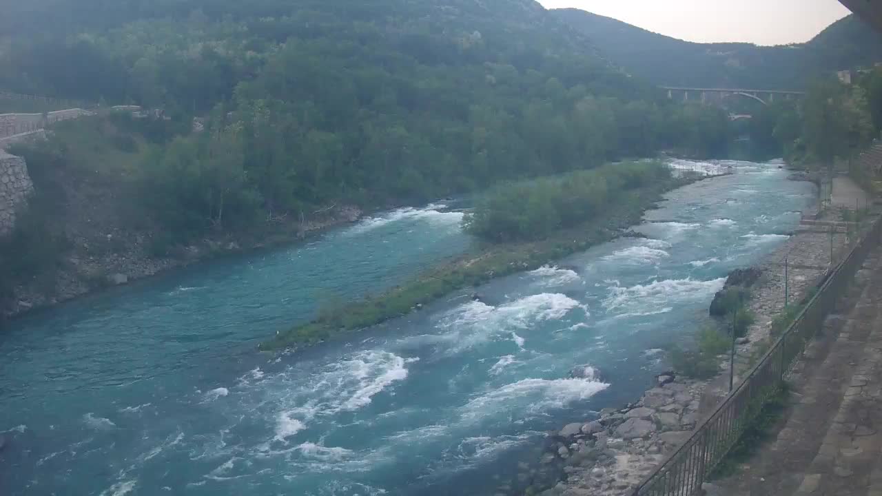 Rijeka Soča kod Solkana Kajak Center