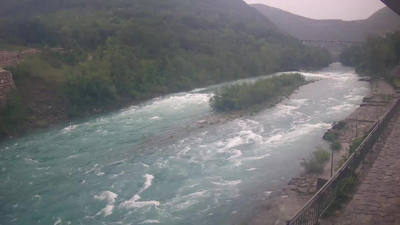 Rijeka Soča kod Solkana Kajak Center