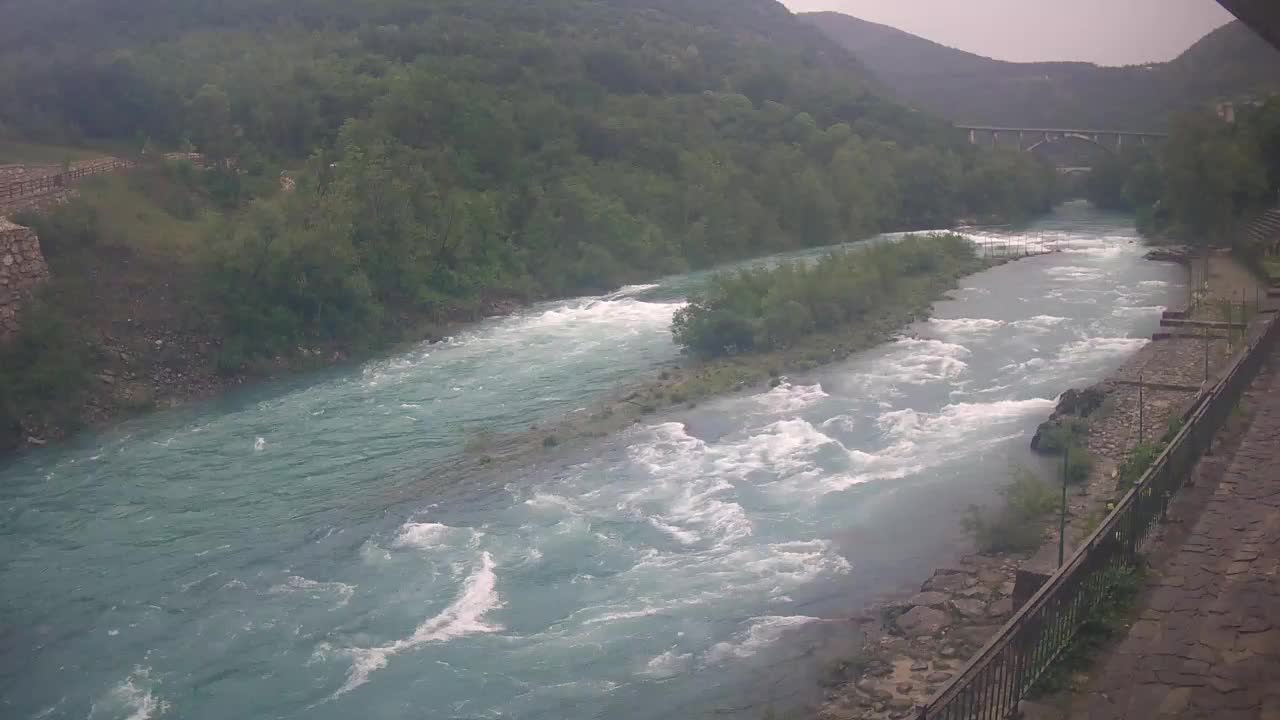 Rijeka Soča kod Solkana Kajak Center