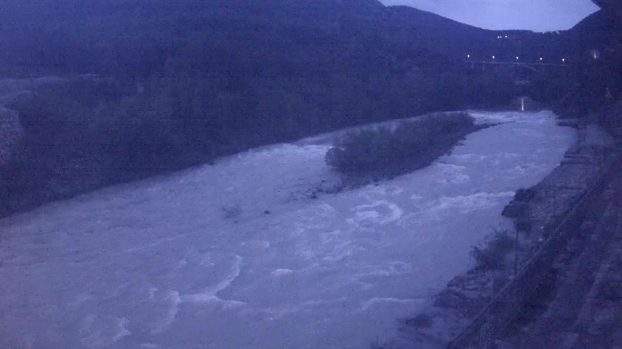 Rijeka Soča kod Solkana Kajak Center