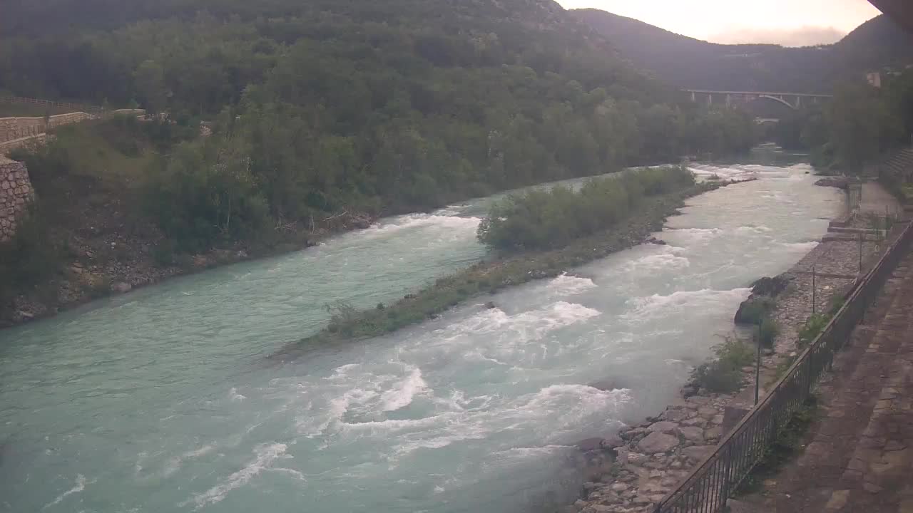 Reka Soča pri Solkanu Kajak Center