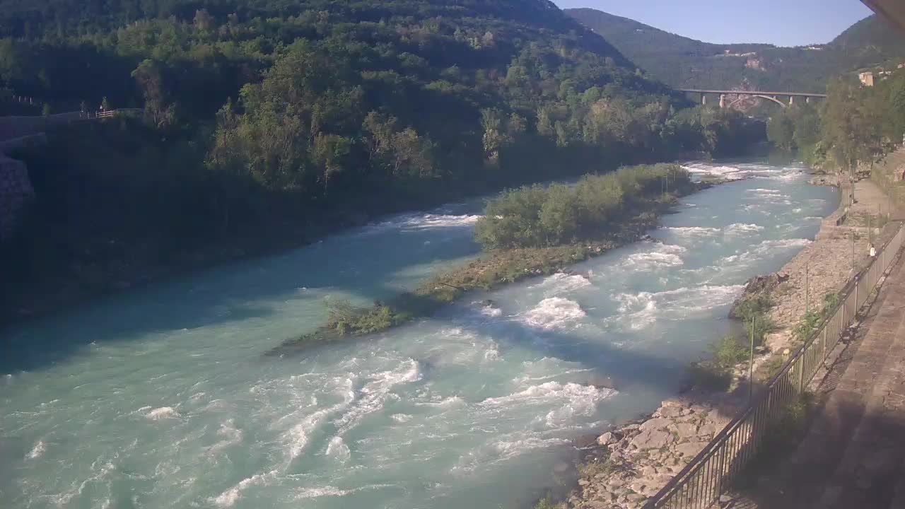 Rijeka Soča kod Solkana Kajak Center
