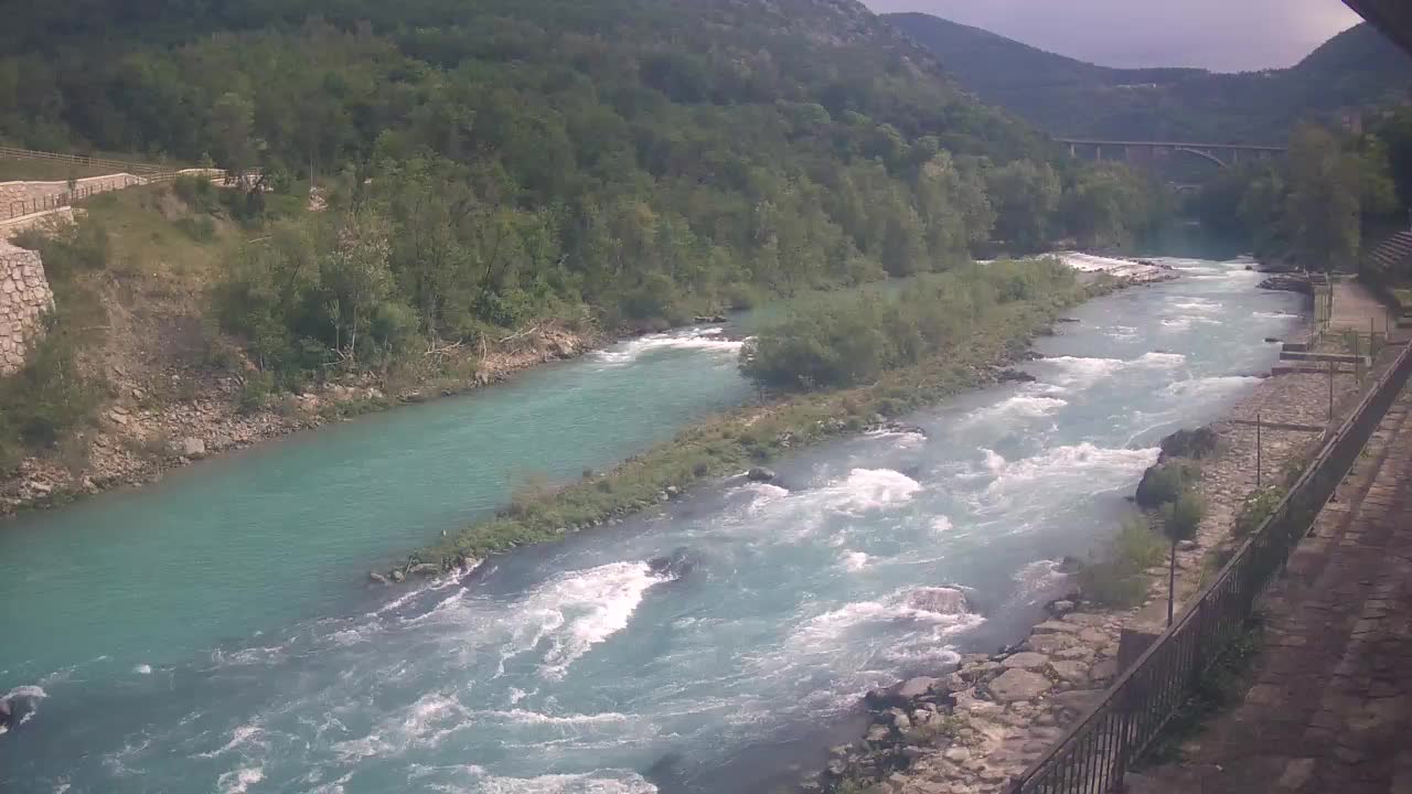 Rijeka Soča kod Solkana Kajak Center