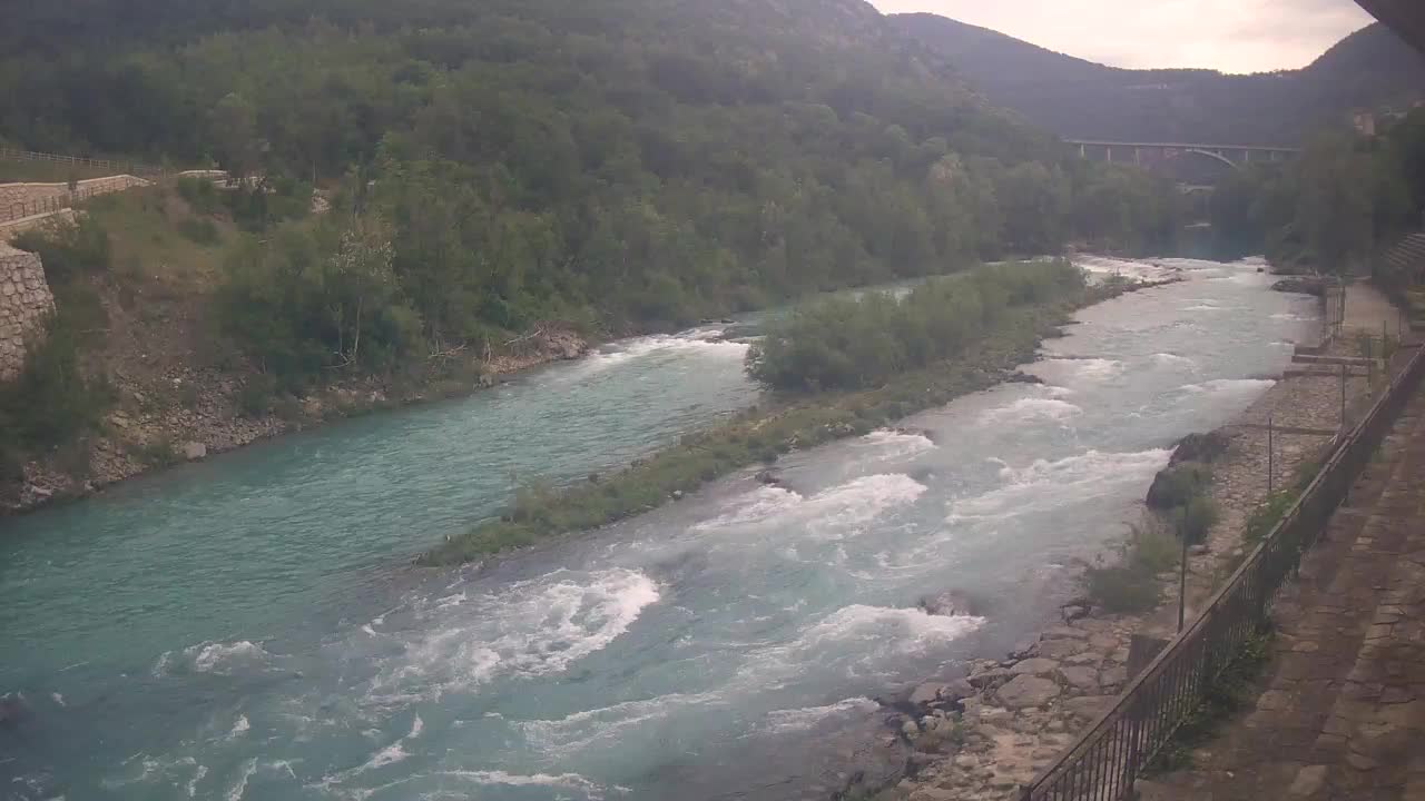 Reka Soča pri Solkanu Kajak Center