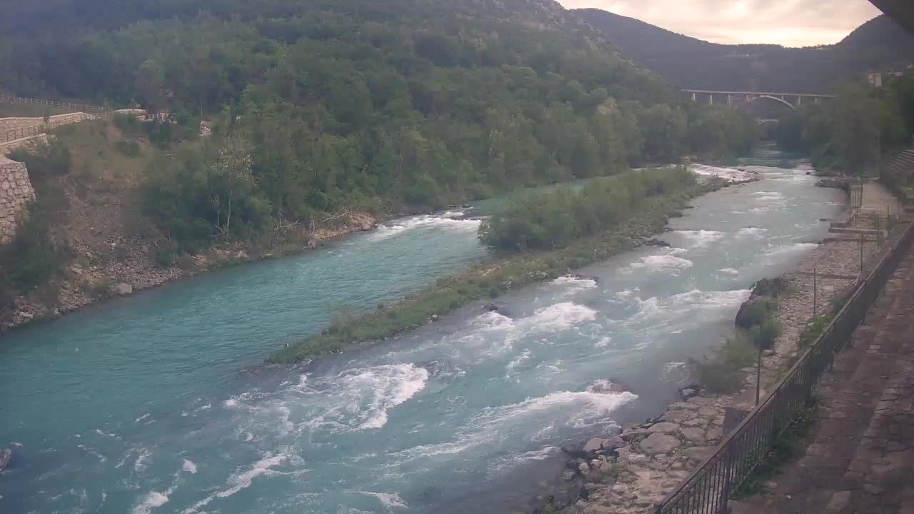 Reka Soča pri Solkanu Kajak Center