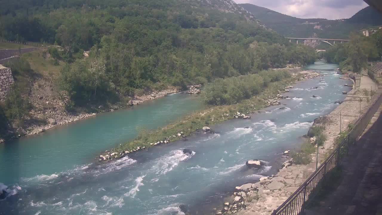 Rijeka Soča kod Solkana Kajak Center