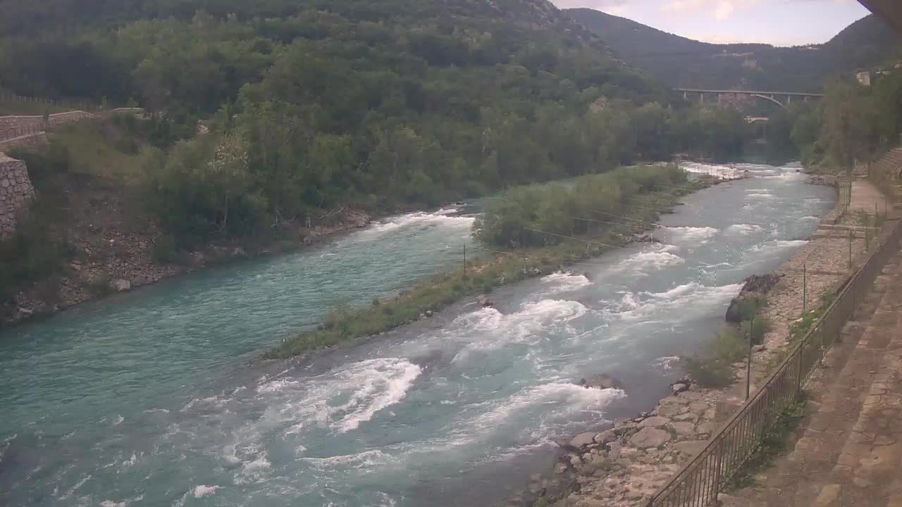 Reka Soča pri Solkanu Kajak Center