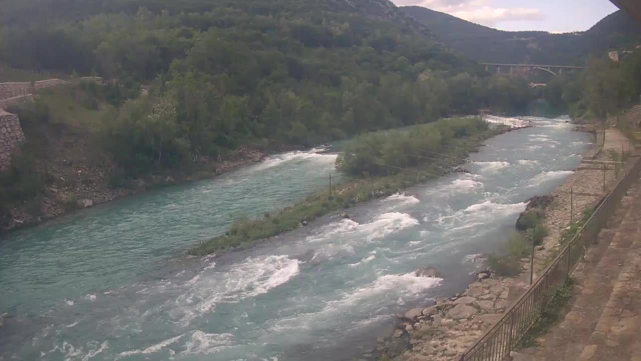 Rijeka Soča kod Solkana Kajak Center