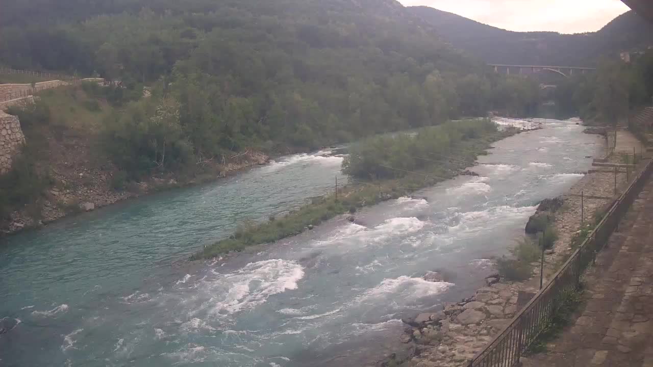 Reka Soča pri Solkanu Kajak Center