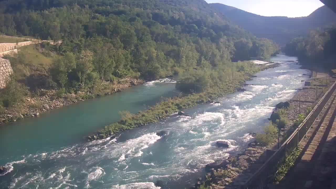 Rijeka Soča kod Solkana Kajak Center