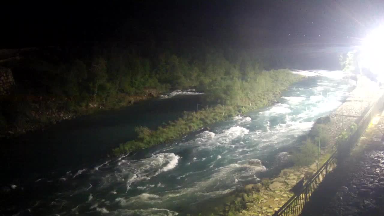 Reka Soča pri Solkanu Kajak Center