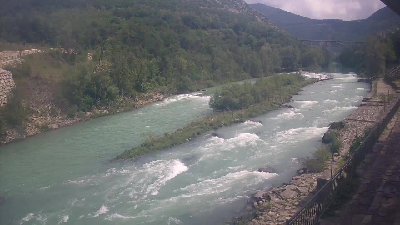 Rijeka Soča kod Solkana Kajak Center