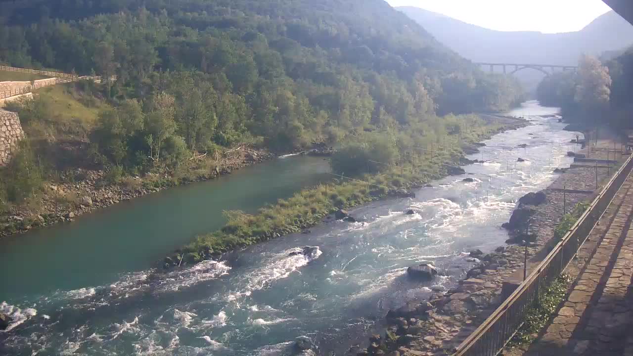 Rijeka Soča kod Solkana Kajak Center