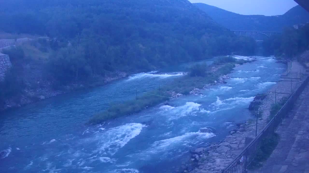 Reka Soča pri Solkanu Kajak Center