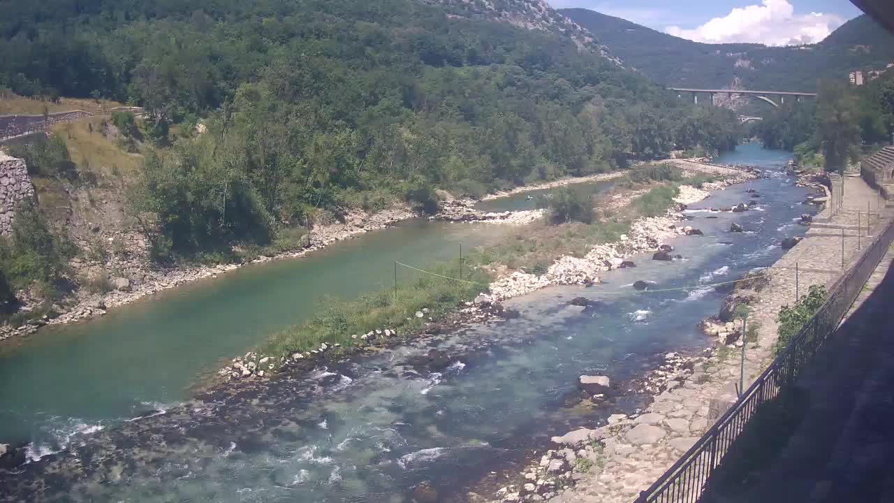 Rijeka Soča kod Solkana Kajak Center