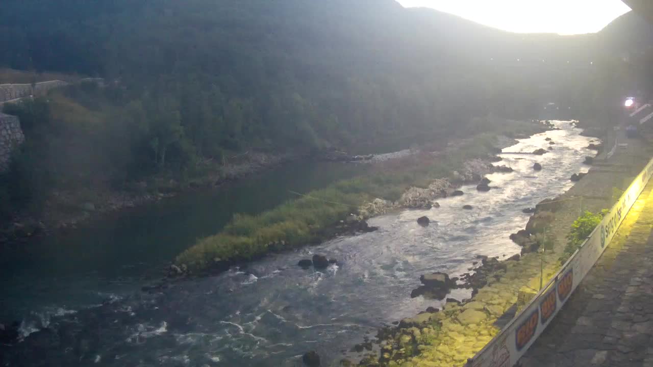 Reka Soča pri Solkanu Kajak Center