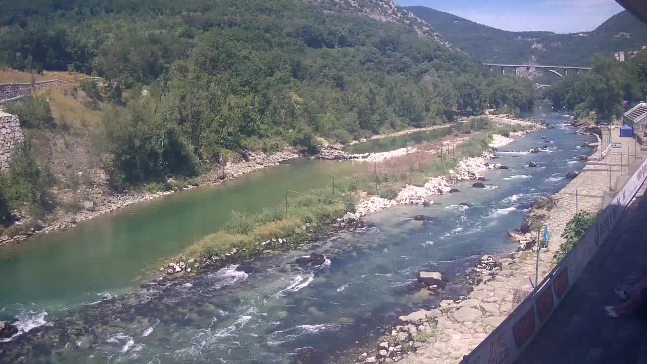 Rijeka Soča kod Solkana Kajak Center