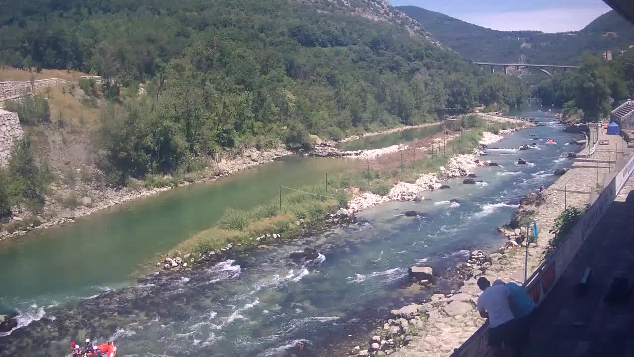 Rijeka Soča kod Solkana Kajak Center