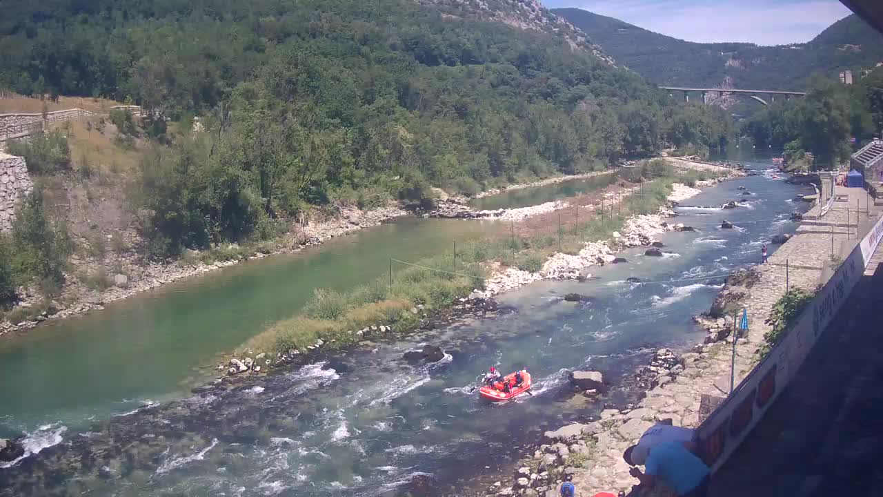 Rijeka Soča kod Solkana Kajak Center