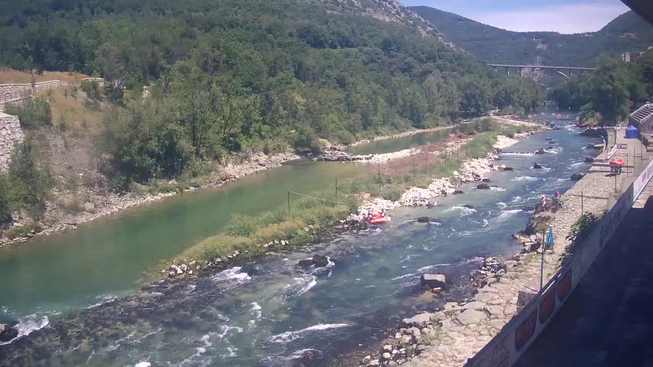 Rijeka Soča kod Solkana Kajak Center