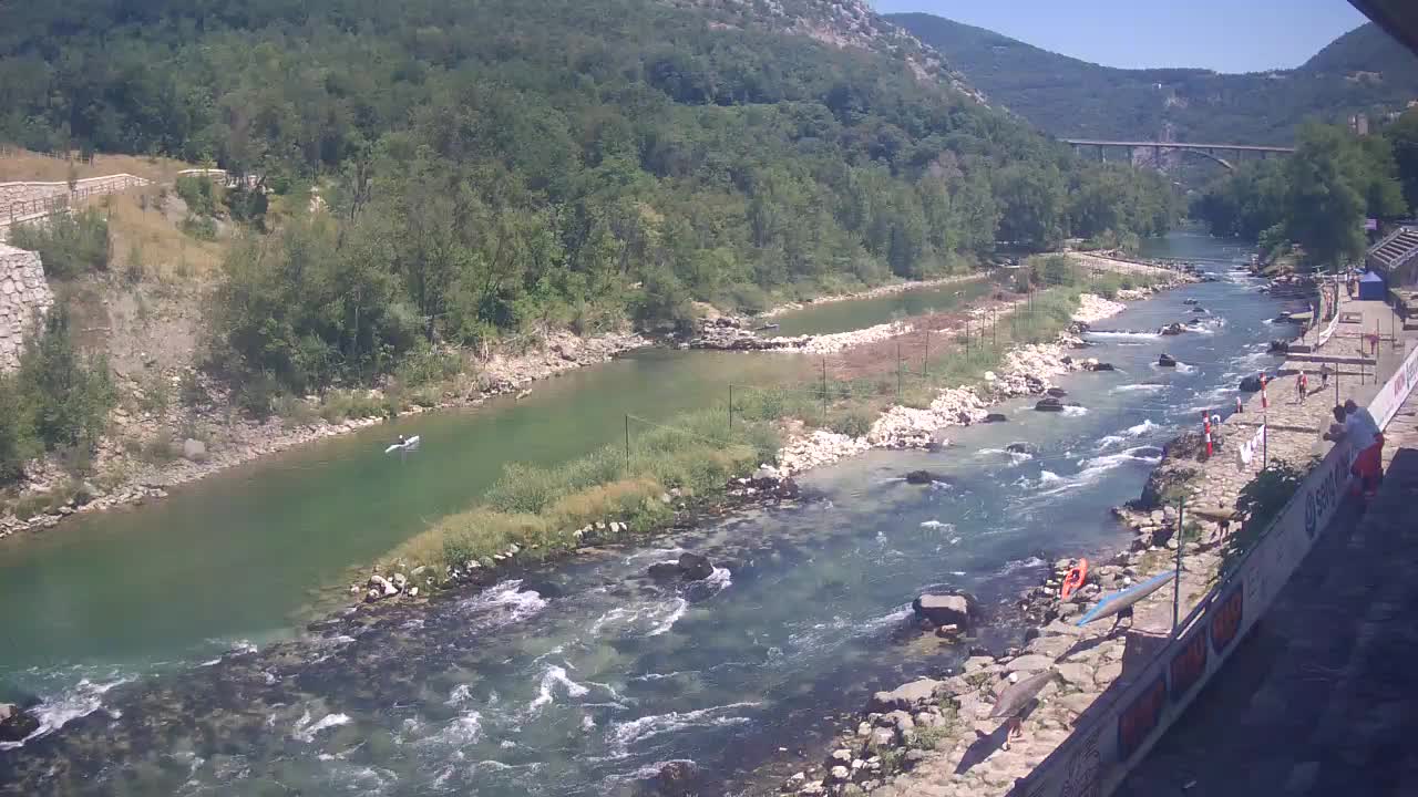 Rijeka Soča kod Solkana Kajak Center