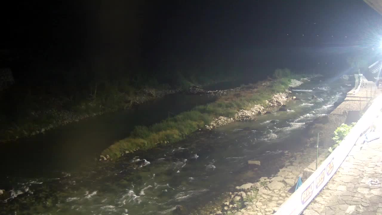 Rijeka Soča kod Solkana Kajak Center