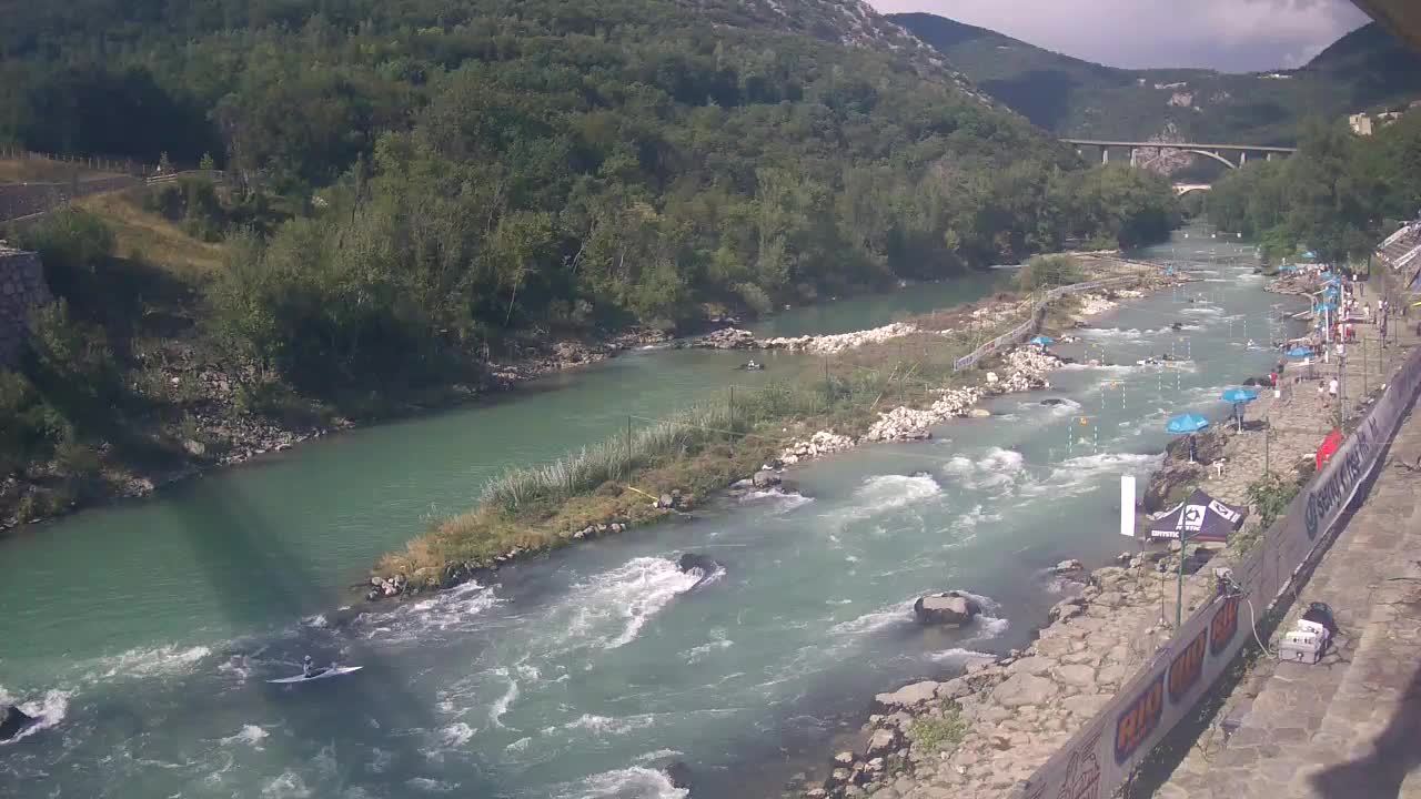 Reka Soča pri Solkanu Kajak Center