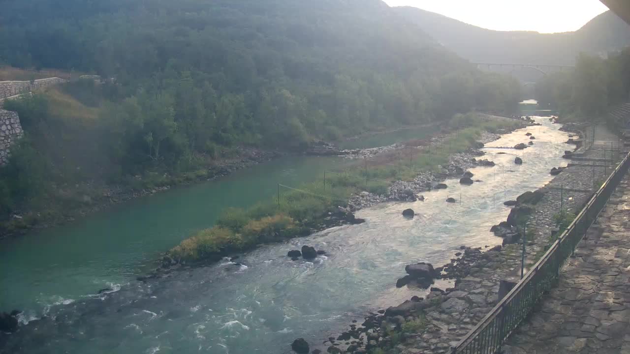 Reka Soča pri Solkanu Kajak Center