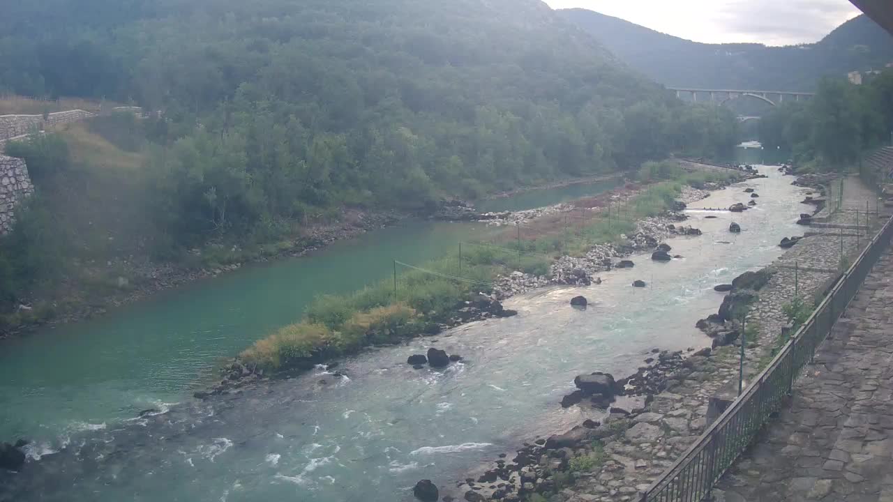 Rijeka Soča kod Solkana Kajak Center