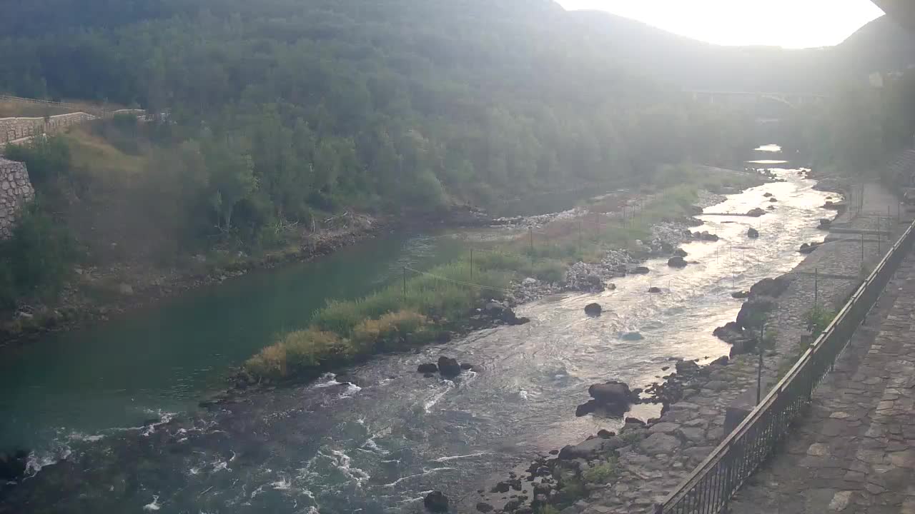 Rijeka Soča kod Solkana Kajak Center