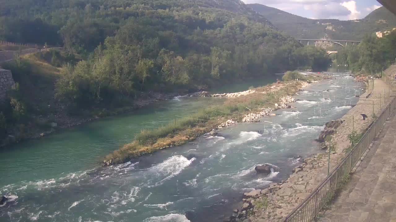 Rijeka Soča kod Solkana Kajak Center