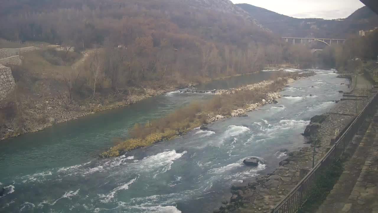 Rijeka Soča kod Solkana Kajak Center