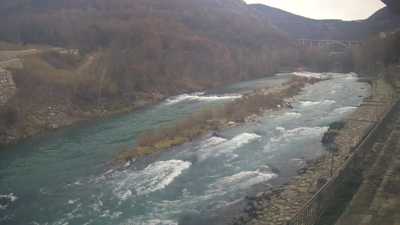 Rijeka Soča kod Solkana Kajak Center