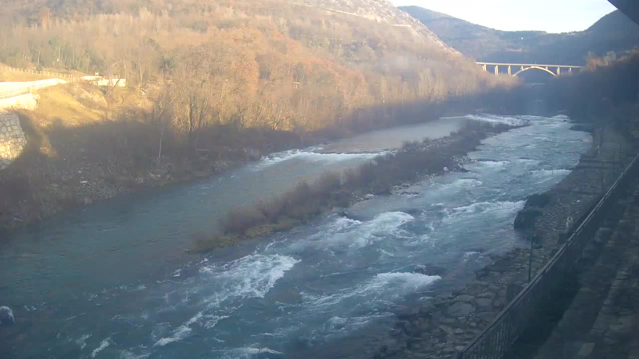 Rijeka Soča kod Solkana Kajak Center