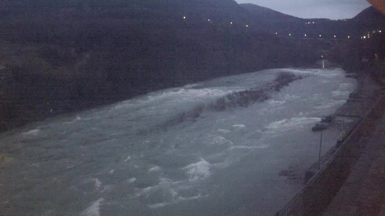 Rijeka Soča kod Solkana Kajak Center