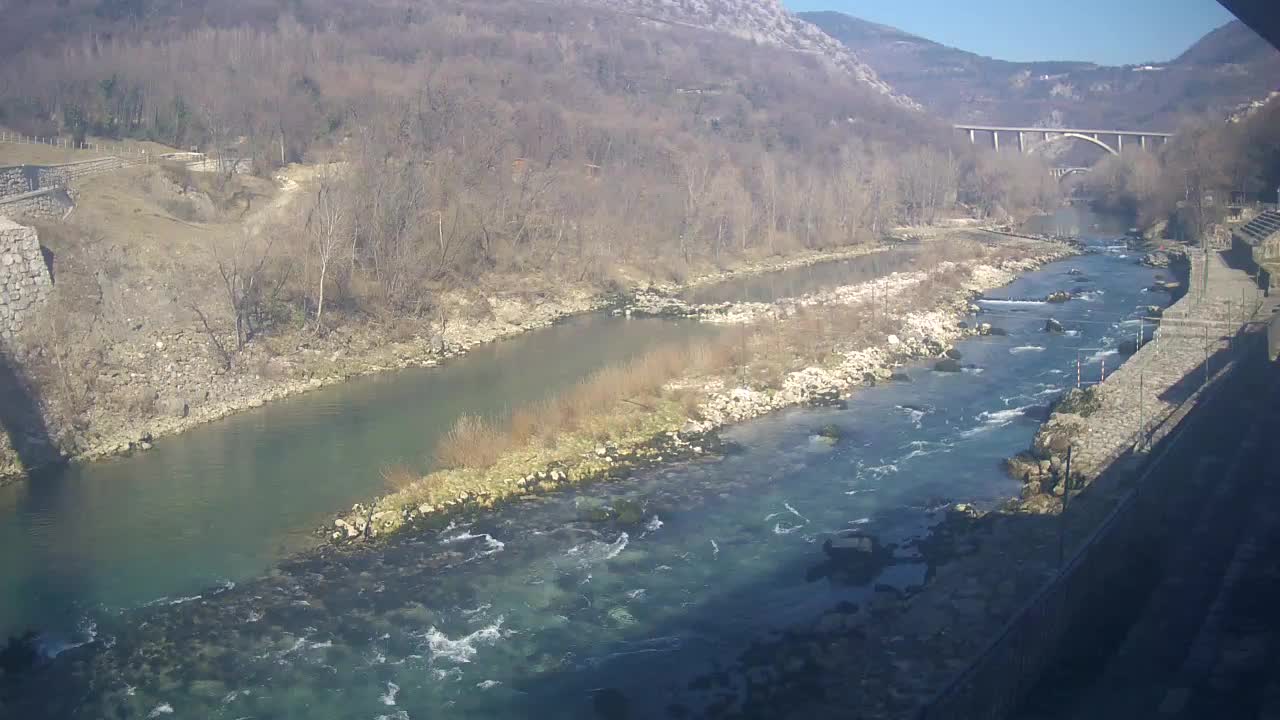 Rijeka Soča kod Solkana Kajak Center