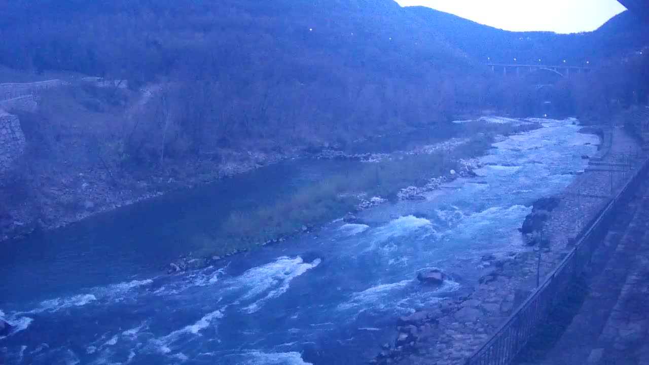 Reka Soča pri Solkanu Kajak Center