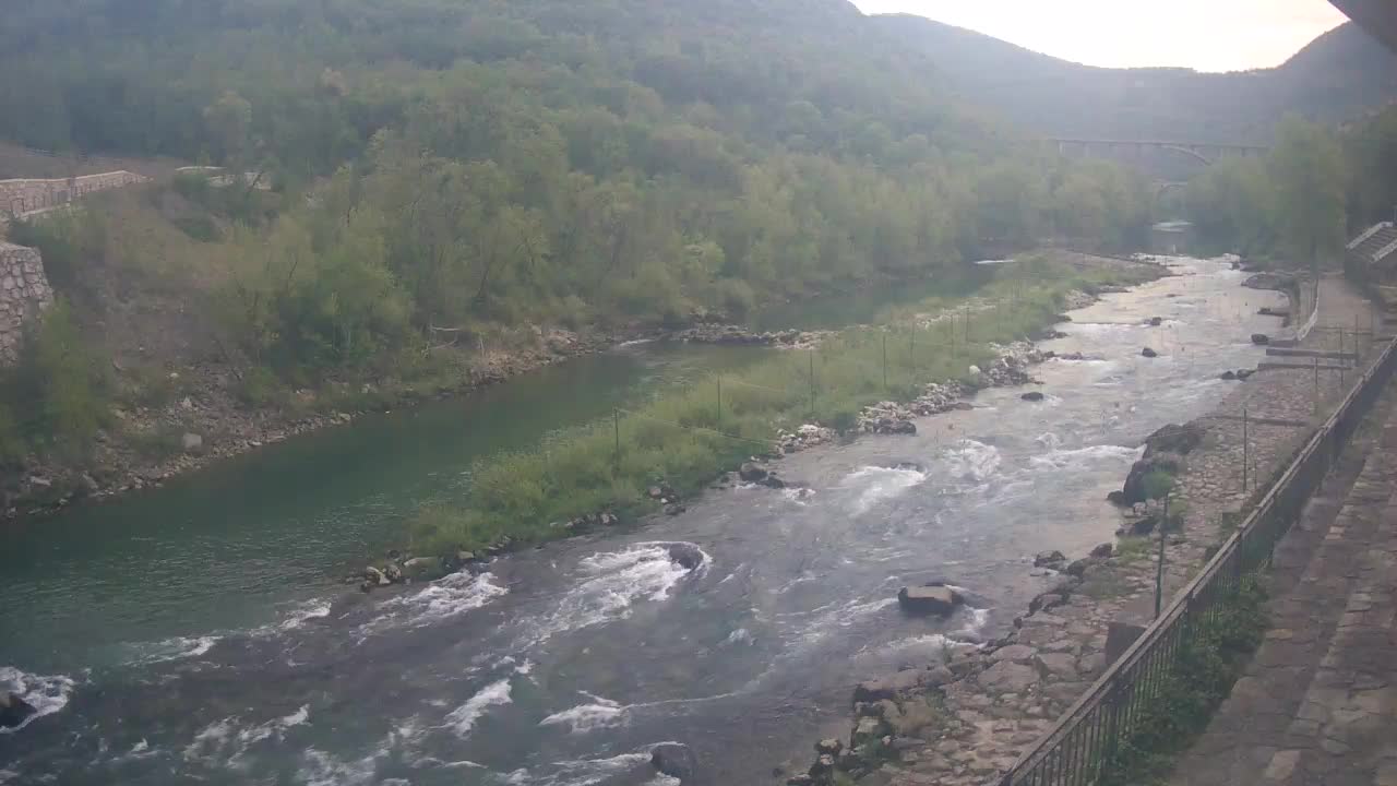 Rijeka Soča kod Solkana Kajak Center