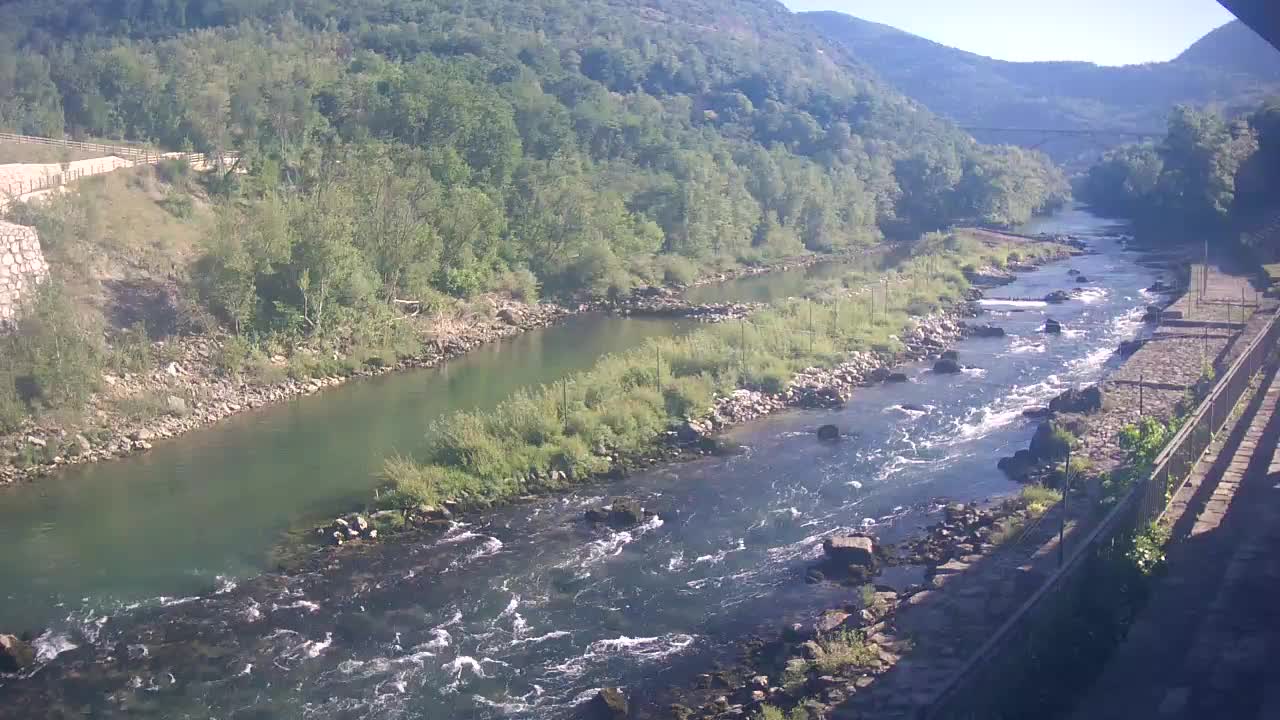 Rijeka Soča kod Solkana Kajak Center