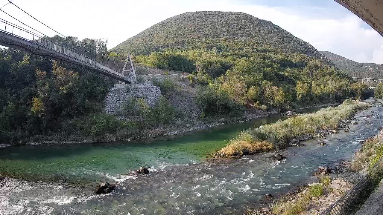 Rijeka Soča kod Solkana Kajak Center