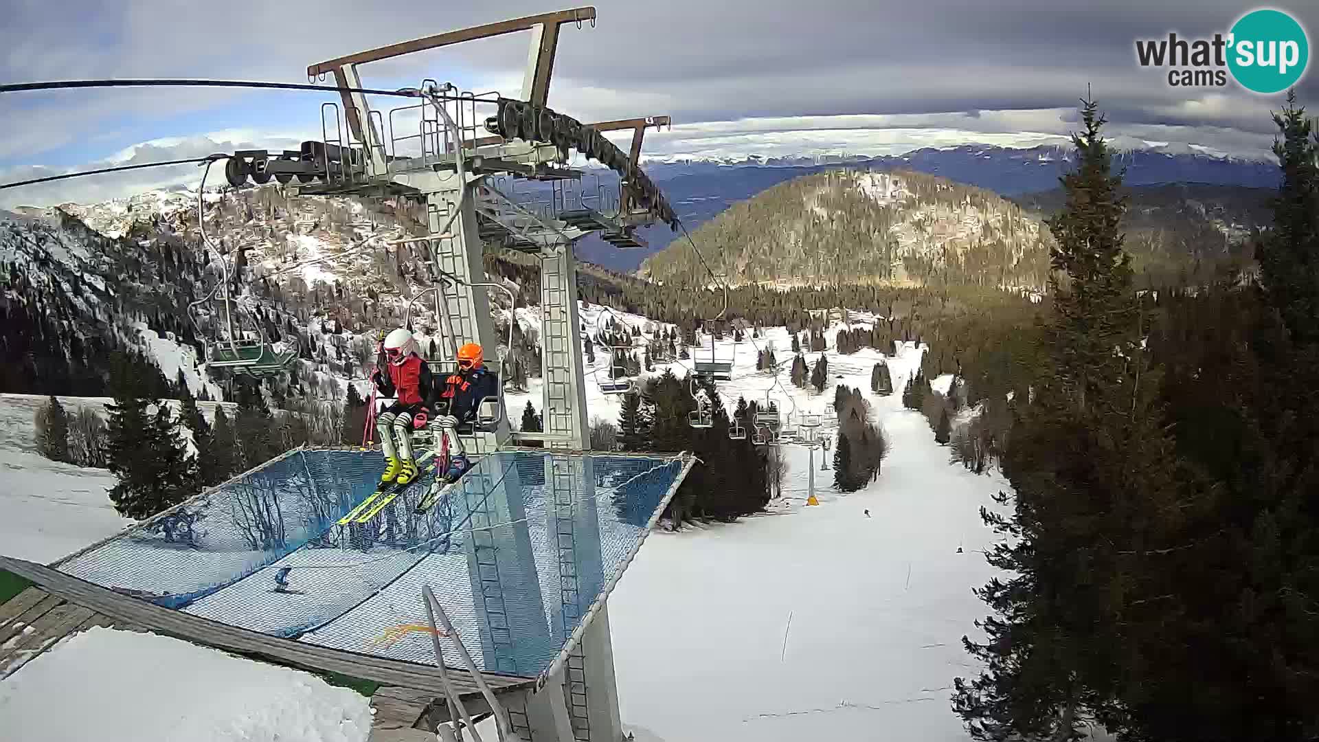 Livecam Sorica Ski resort – Soriška Planina – Vrh Lajnar