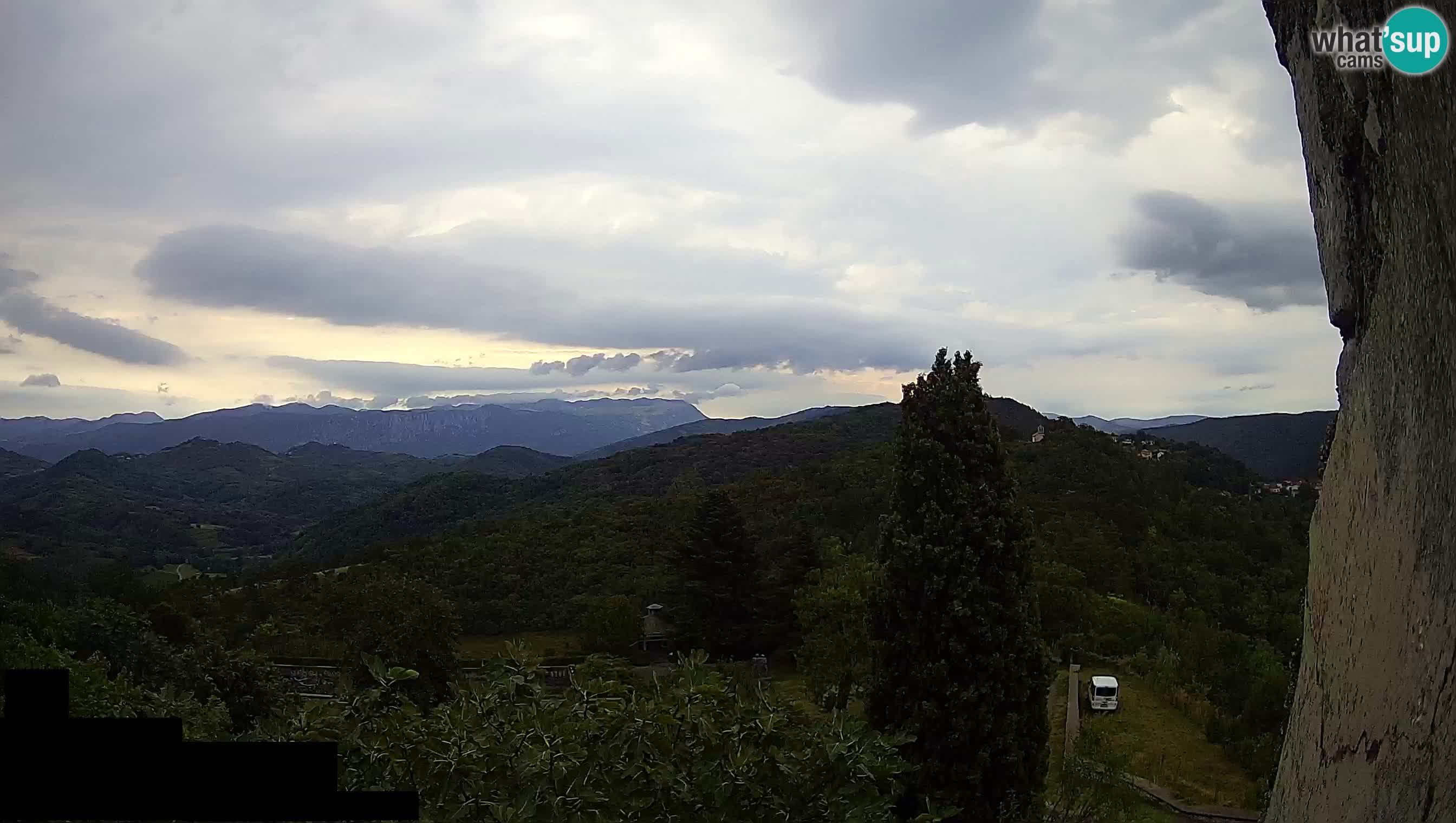 Webcam Štanjel –  Giardini Ferrari – Slovenia livecam