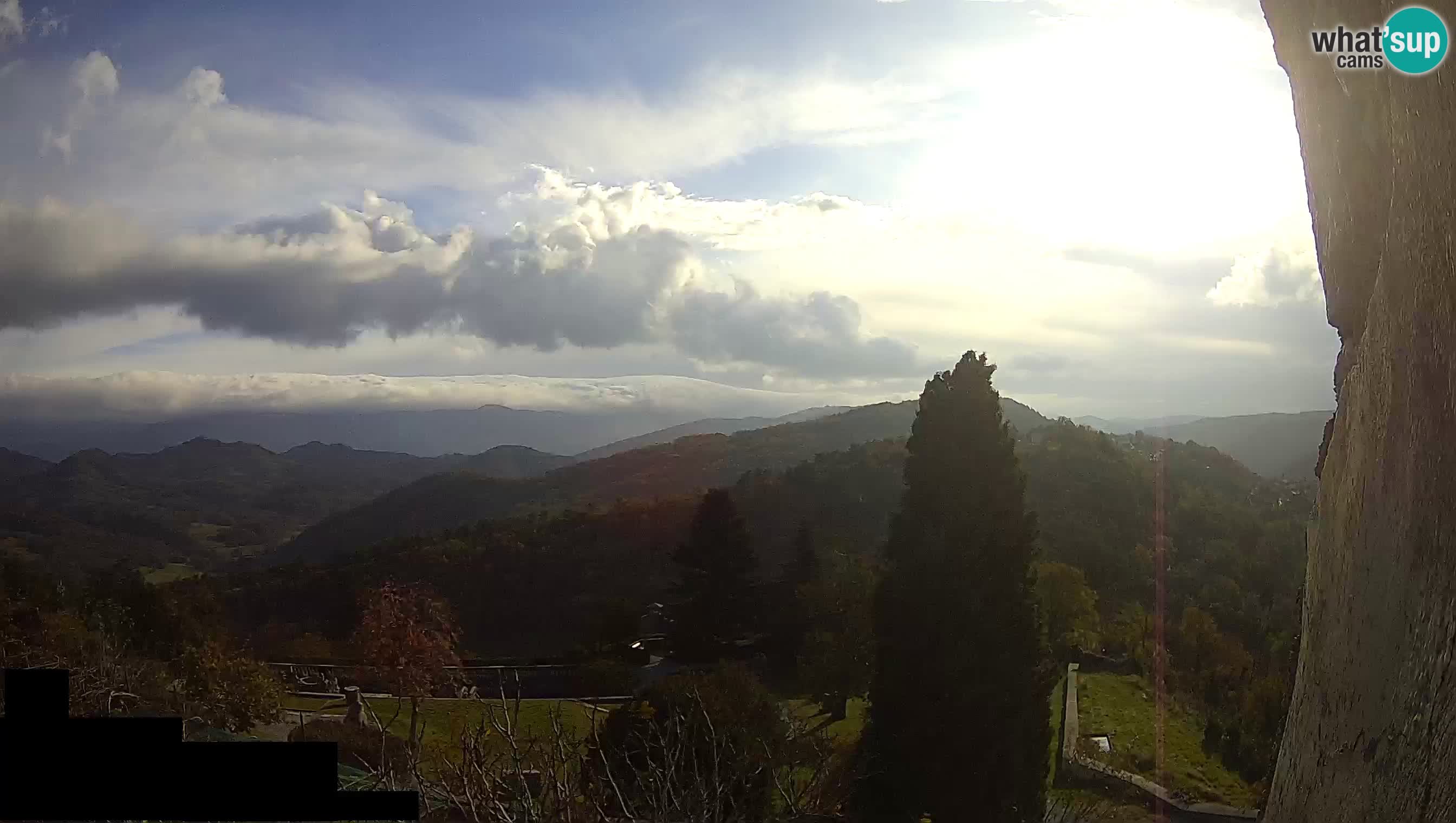 Webcam Štanjel –  Giardini Ferrari – Slovenia livecam